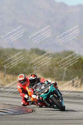 media/Dec-01-2025-Moto Forza (Mon) [[2daa91e15f]]/1-Advanced Group/Session 3 (Turn 3)/